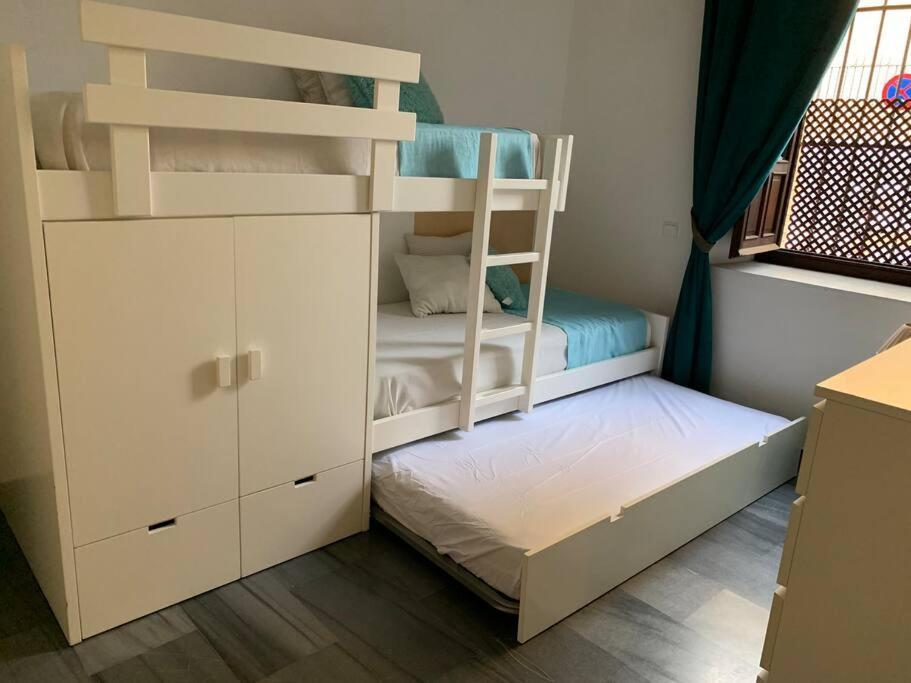 Beautiful Silent Apartment Private Parking Sevilla Buitenkant foto