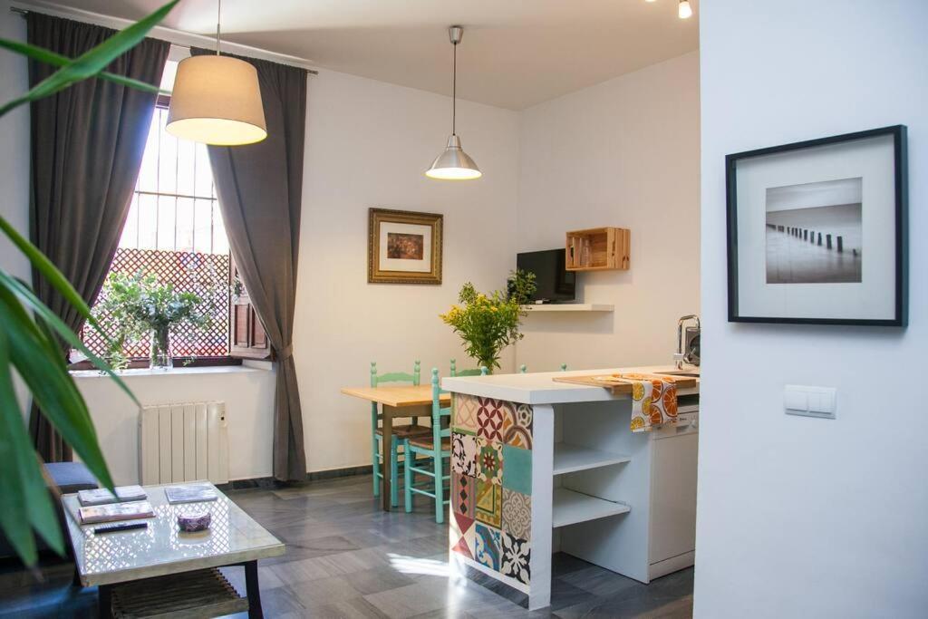 Beautiful Silent Apartment Private Parking Sevilla Buitenkant foto